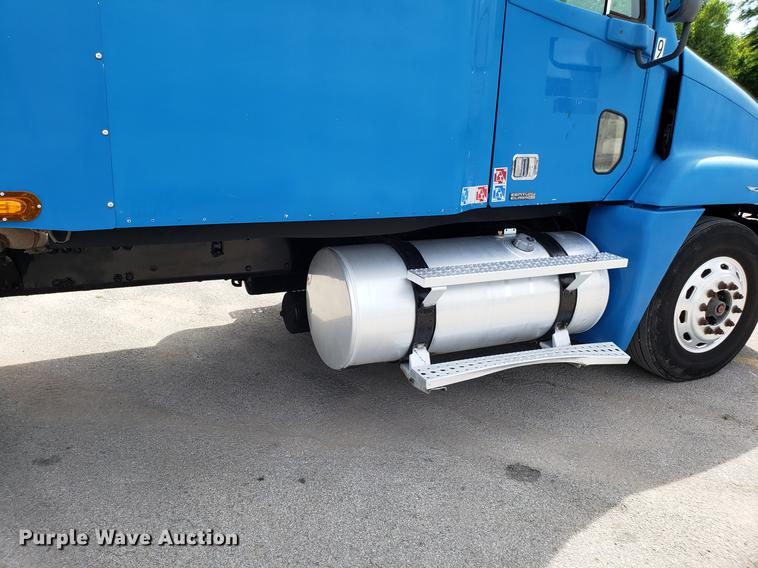 image for item ET9754 2006 Freightliner semi  truck