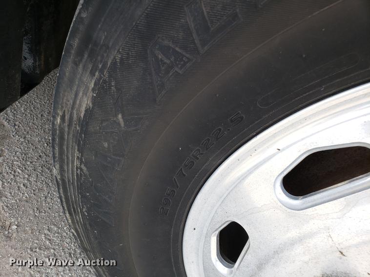 image for item ET9754 2006 Freightliner semi  truck