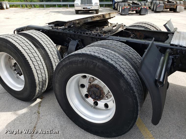 image for item ET9754 2006 Freightliner semi  truck