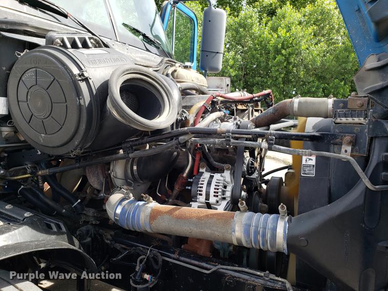 image for item ET9754 2006 Freightliner semi  truck