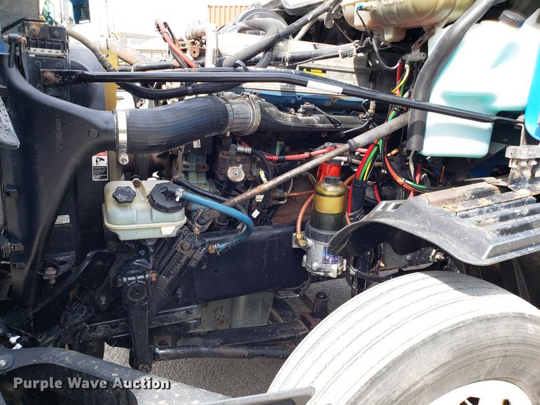 image for item ET9754 2006 Freightliner semi  truck