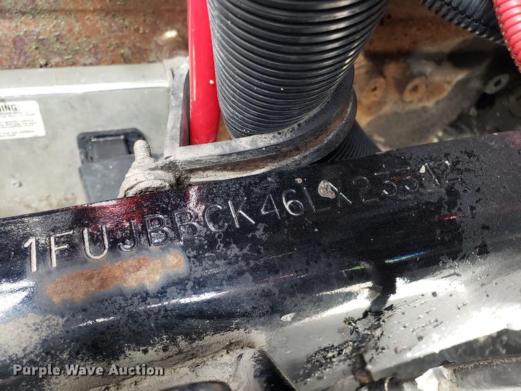 image for item ET9754 2006 Freightliner semi  truck