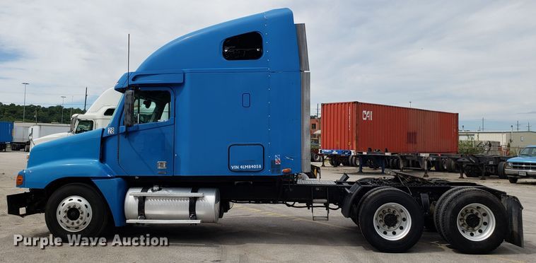 image for item ET9759 2004 Freightliner Century Class semi truck