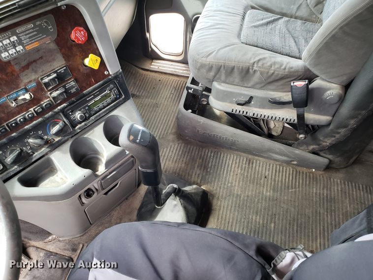 image for item ET9759 2004 Freightliner Century Class semi truck