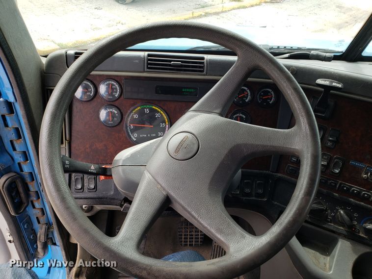 image for item ET9759 2004 Freightliner Century Class semi truck