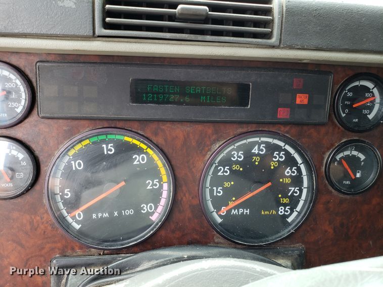 image for item ET9759 2004 Freightliner Century Class semi truck