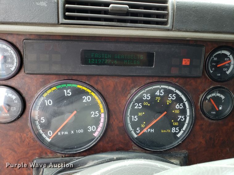 image for item ET9759 2004 Freightliner Century Class semi truck