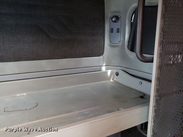 image for item ET9759 2004 Freightliner Century Class semi truck