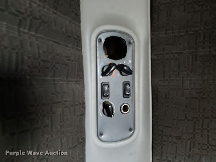 image for item ET9759 2004 Freightliner Century Class semi truck