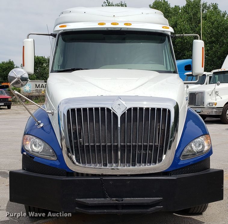 image for item ET9761 2010 International ProStar semi truck