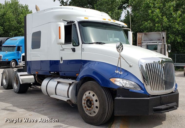 image for item ET9761 2010 International ProStar semi truck