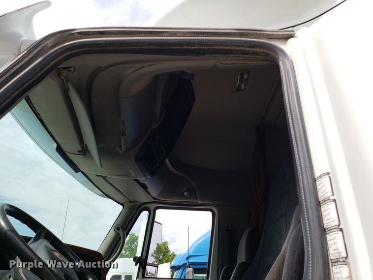 image for item ET9761 2010 International ProStar semi truck