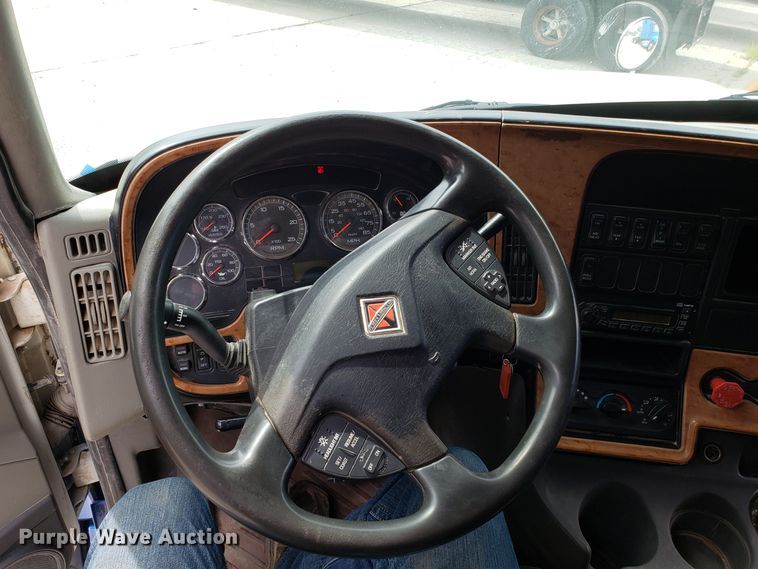 image for item ET9761 2010 International ProStar semi truck