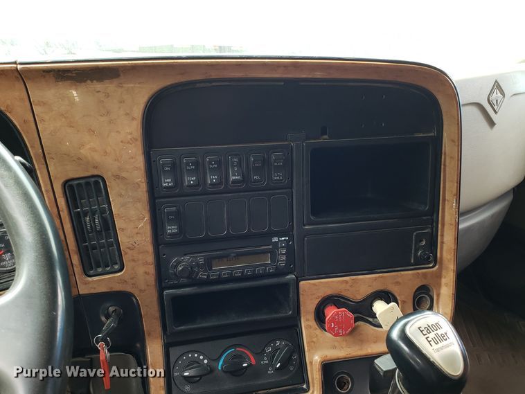 image for item ET9761 2010 International ProStar semi truck