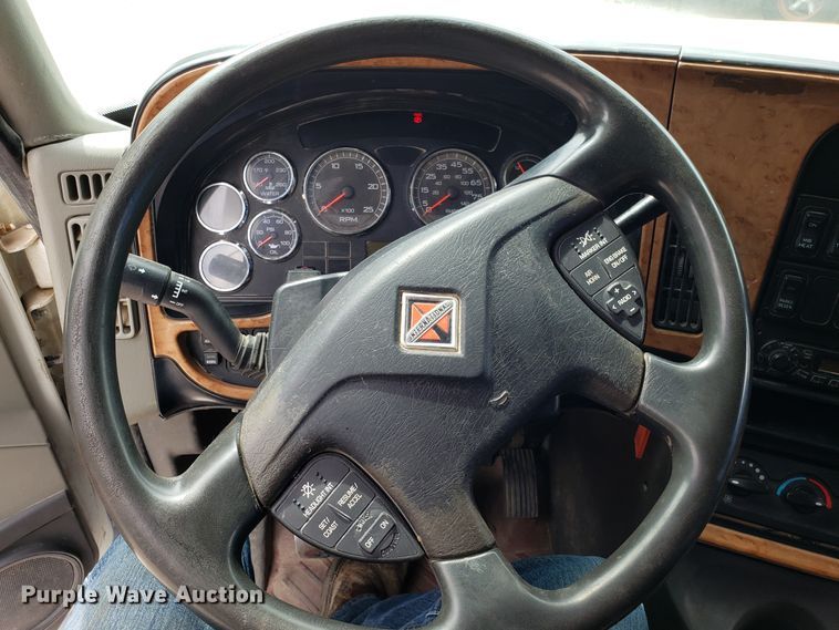 image for item ET9761 2010 International ProStar semi truck