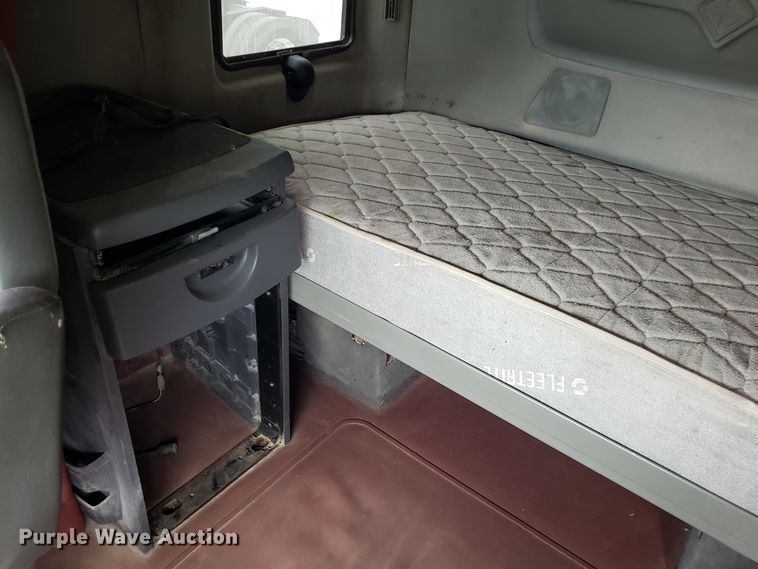 image for item ET9761 2010 International ProStar semi truck