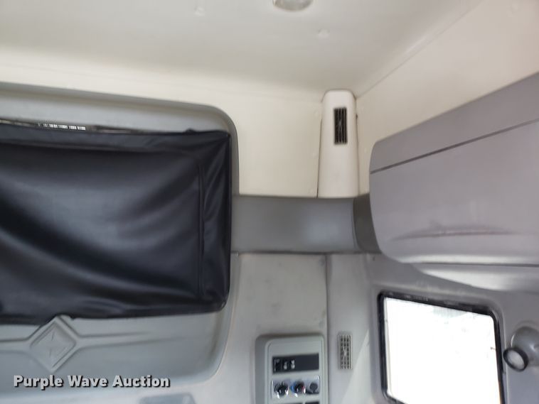 image for item ET9761 2010 International ProStar semi truck