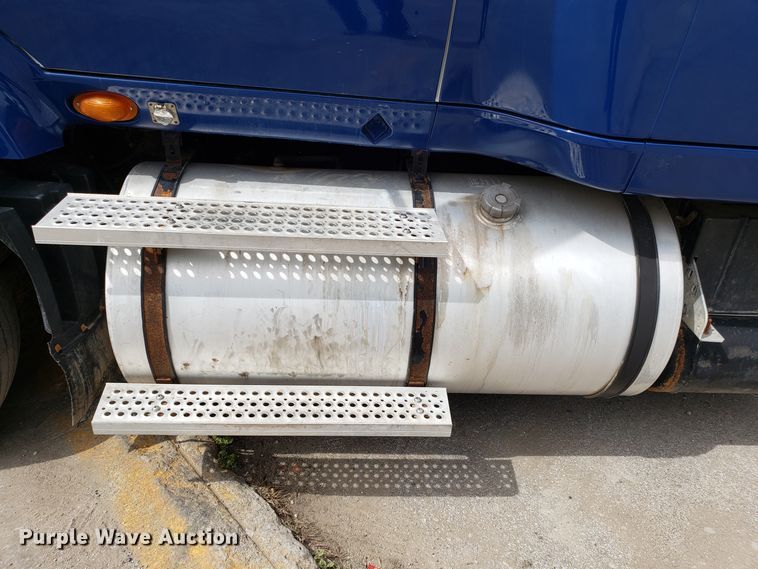 image for item ET9761 2010 International ProStar semi truck