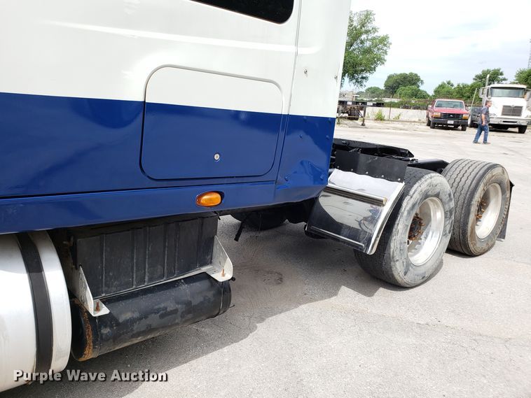 image for item ET9761 2010 International ProStar semi truck