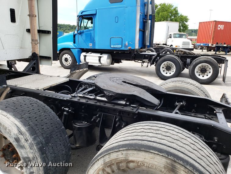 image for item ET9761 2010 International ProStar semi truck