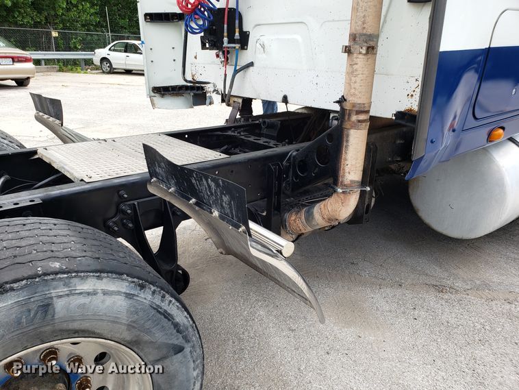 image for item ET9761 2010 International ProStar semi truck