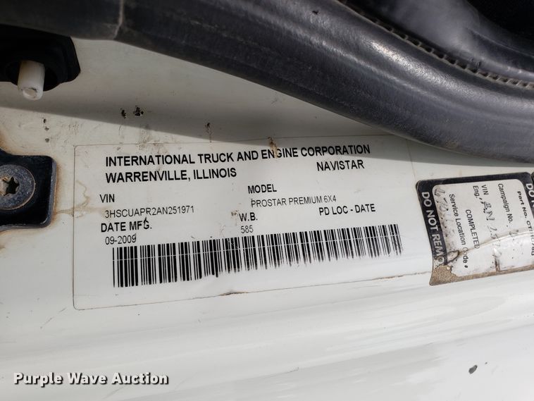 image for item ET9761 2010 International ProStar semi truck