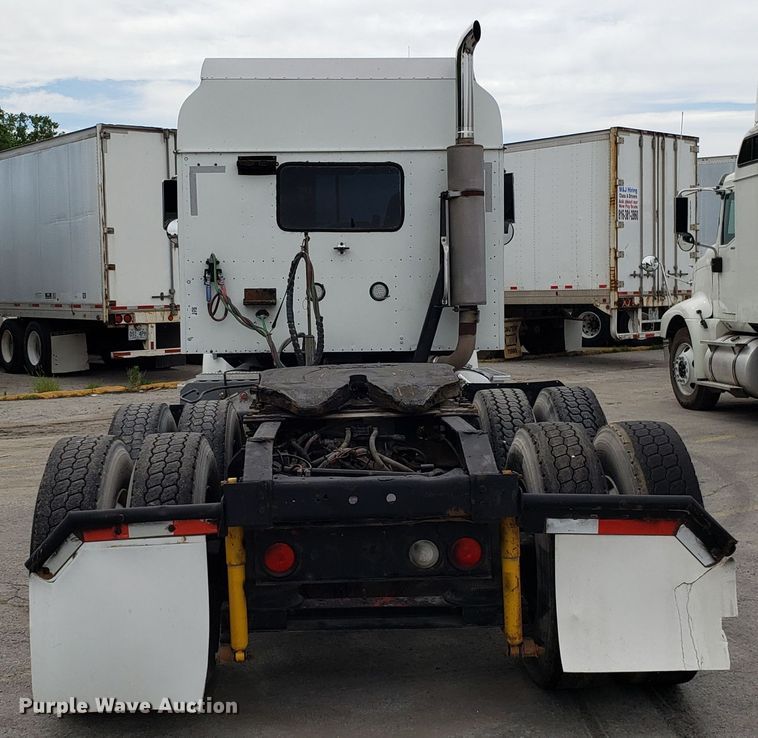 image for item ET9763 1998 International 9400 semi truck