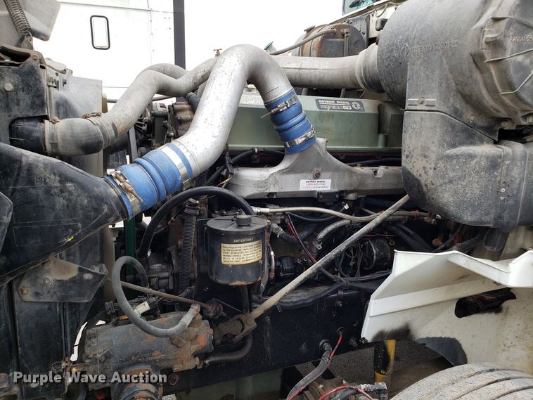 image for item ET9763 1998 International 9400 semi truck