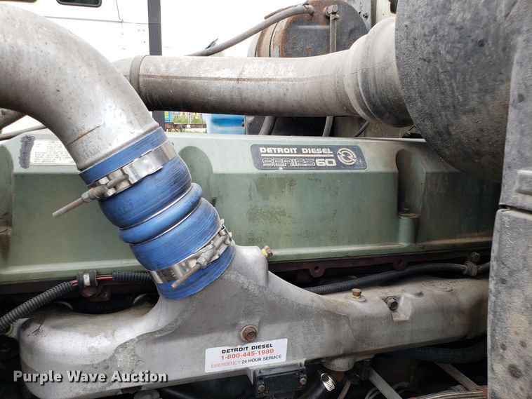 image for item ET9763 1998 International 9400 semi truck