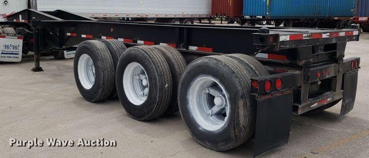 image for item ET9764 2001 Cheetah container chassis trailer