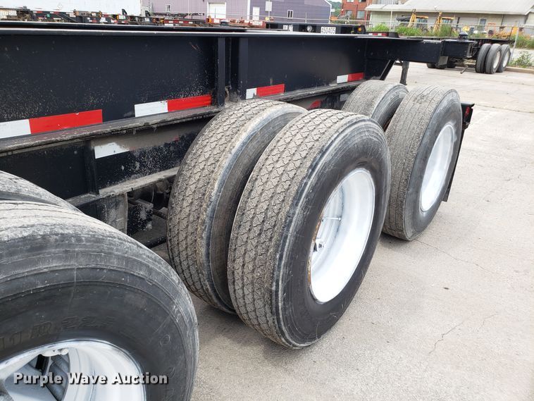 image for item ET9764 2001 Cheetah container chassis trailer