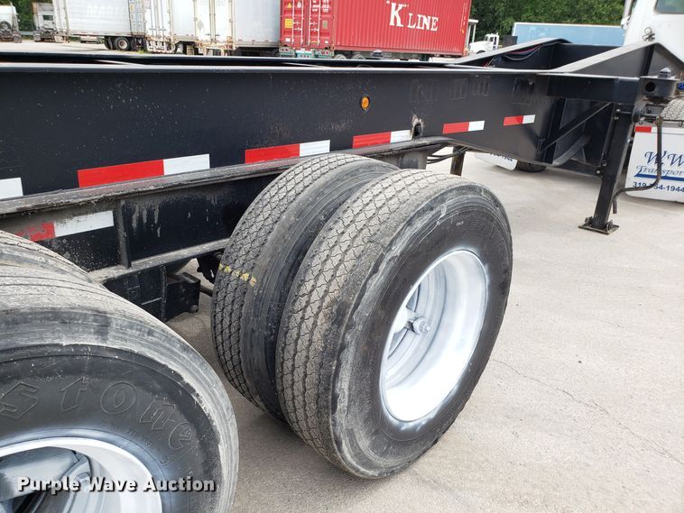 image for item ET9764 2001 Cheetah container chassis trailer