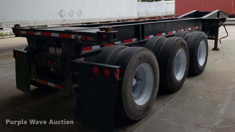 image for item ET9766 2001 Cheetah container chassis trailer