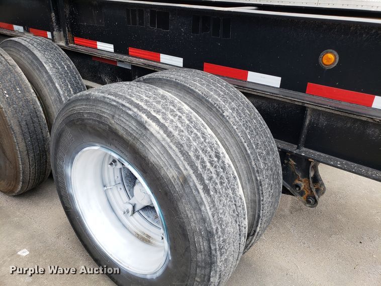 image for item ET9766 2001 Cheetah container chassis trailer