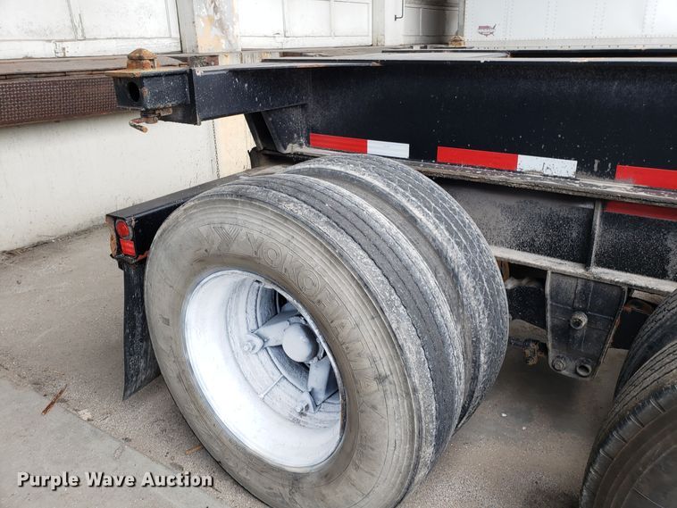 image for item ET9766 2001 Cheetah container chassis trailer