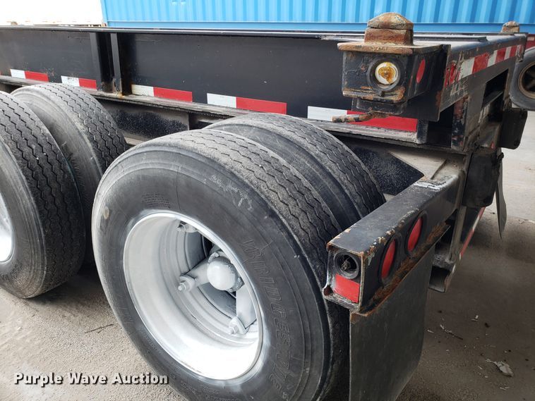 image for item ET9766 2001 Cheetah container chassis trailer