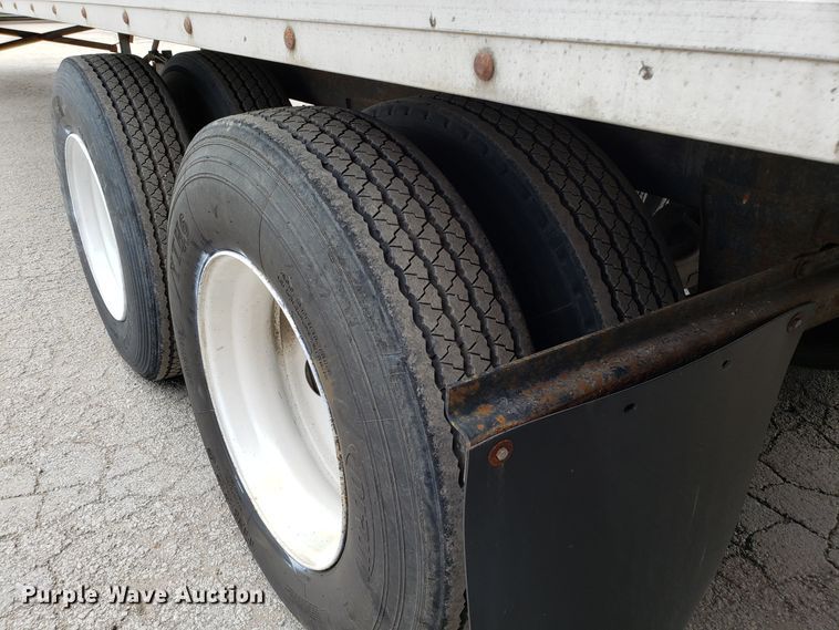 image for item ET9767 1999 Utility VS2R dry van trailer