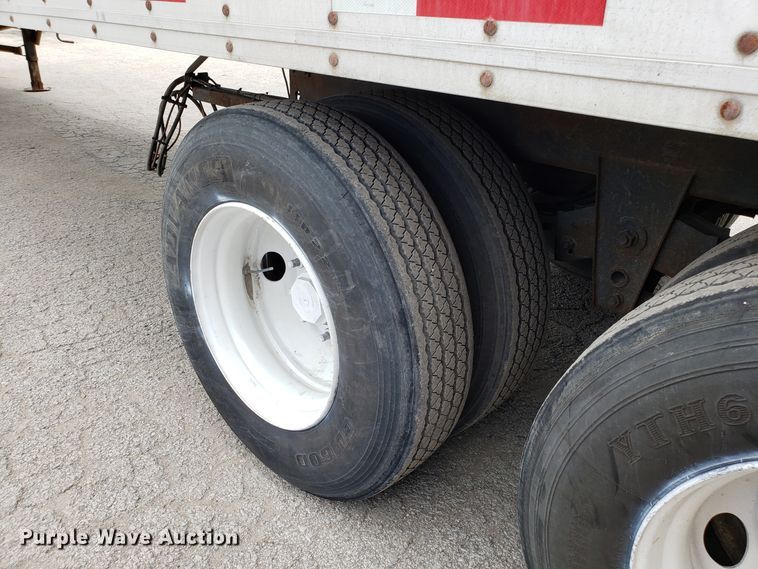 image for item ET9767 1999 Utility VS2R dry van trailer