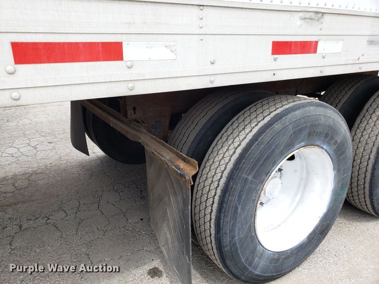 image for item ET9767 1999 Utility VS2R dry van trailer