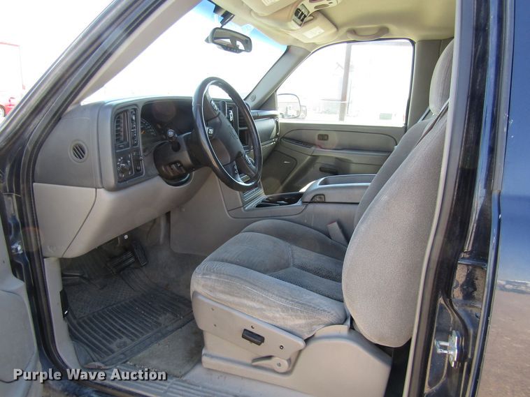 image for item DB4955 2005 Chevrolet Tahoe SUV