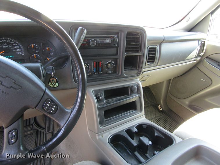 image for item DB4955 2005 Chevrolet Tahoe SUV