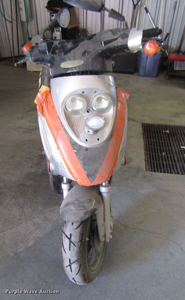 image for item DB4964 2011 Kingring C1XI moped