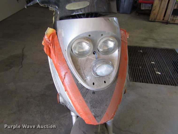 image for item DB4964 2011 Kingring C1XI moped