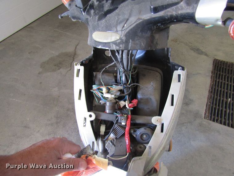 image for item DB4964 2011 Kingring C1XI moped