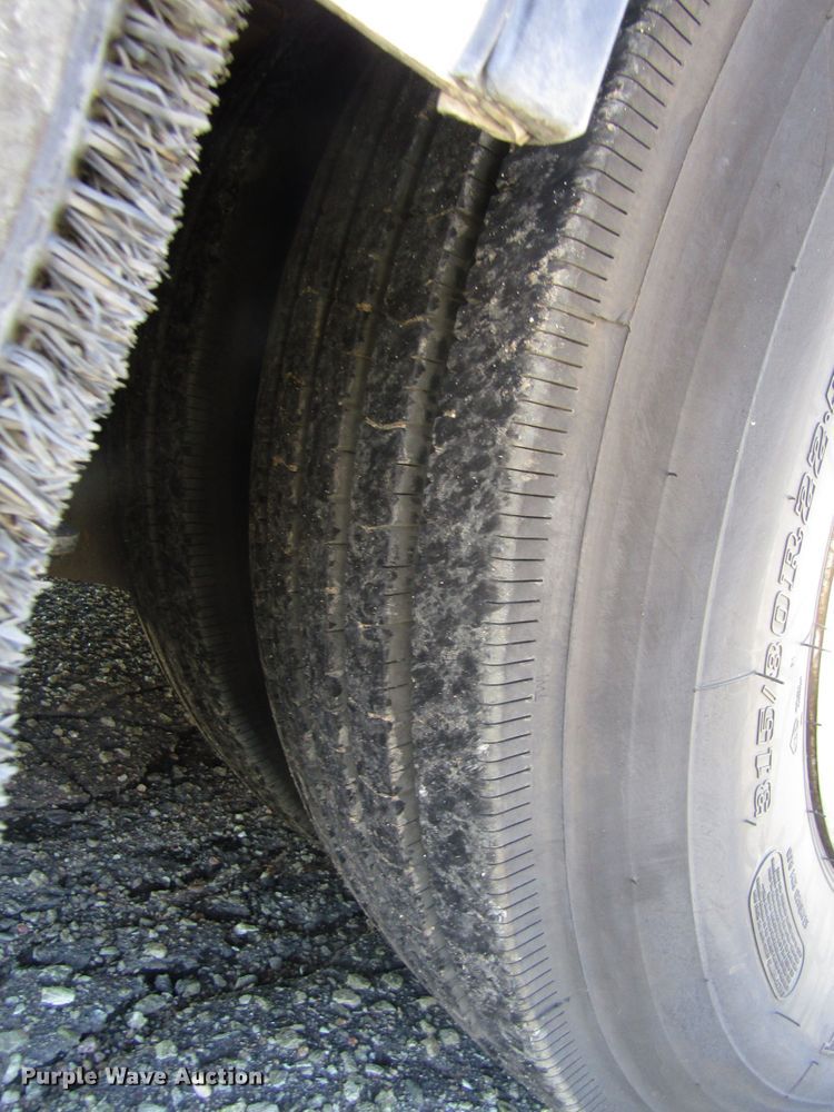 image for item DB4966 1998 Van Hool T940 coach bus