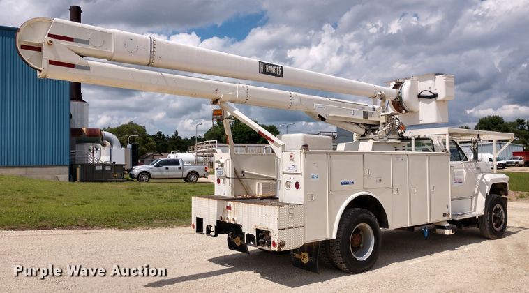 image for item DD7093 1989 Ford F700 bucket truck