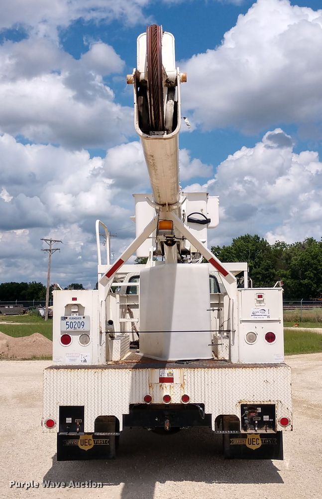 image for item DD7093 1989 Ford F700 bucket truck