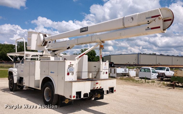 image for item DD7093 1989 Ford F700 bucket truck