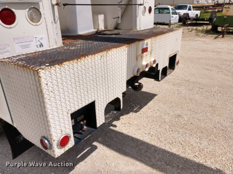 image for item DD7093 1989 Ford F700 bucket truck