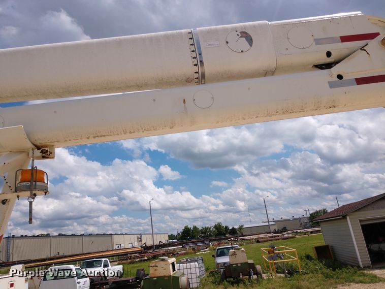 image for item DD7093 1989 Ford F700 bucket truck